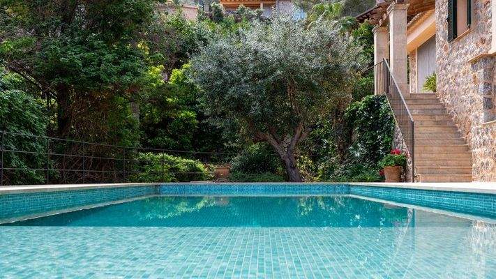 Haus zum Verkauf in erster Meereslinie von Cala Deyá, Mallorca