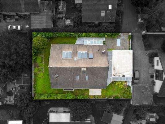 Draufsicht auf Grundstück und Gebäude