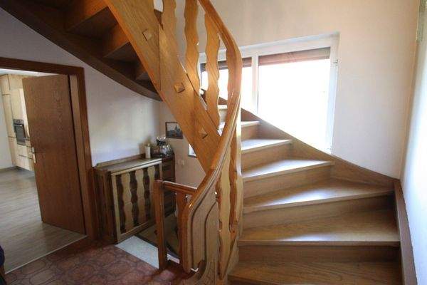 270m² gepflegter Bungalow (Zweifamilienwohnhaus) mit ausgebautem Dachgeschoss und 1.318m² Grund in Viktring in TOPLAGE