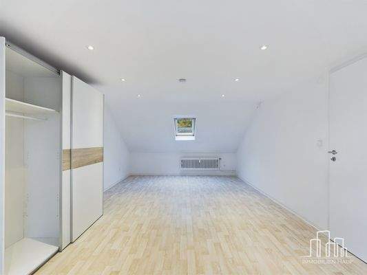 CAM02839G0-PR0200-STILL014