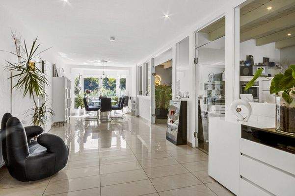 Blick vom Windfang in den Essbereich