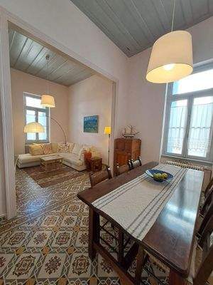 Kreta, Kalyves: Elegante neoklassizistische Villa am Meer zu verkaufen