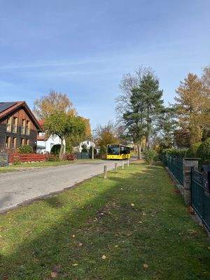Anliegerstraße mit Busverkehr .JPG