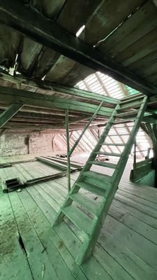 Treppe zum SPITZBODEN