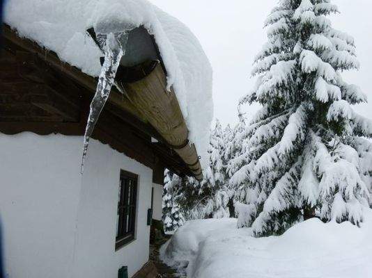Das Dach mit dem Schnee