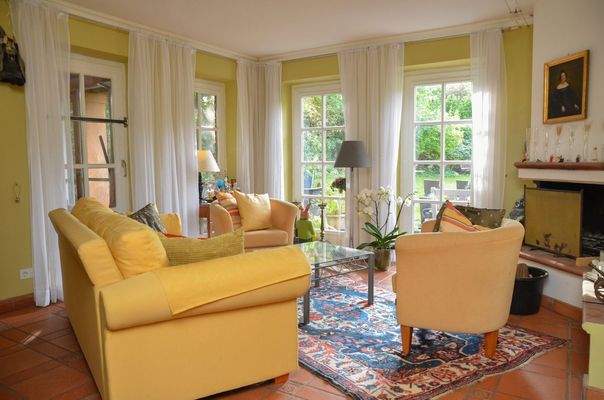 9040MS-06 Wohnbereich mit Kamin 