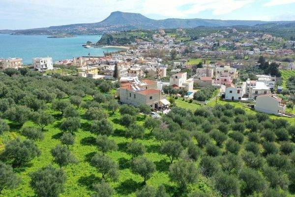 Kreta, Kalyves: Weitläufiges Grundstück mit Meerblick zu verkaufen