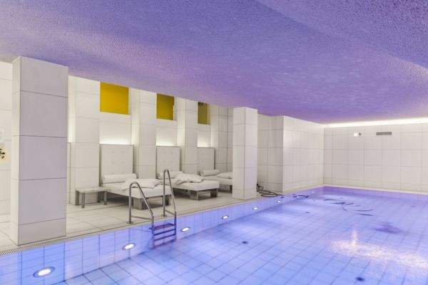 Indoor-Pool 
