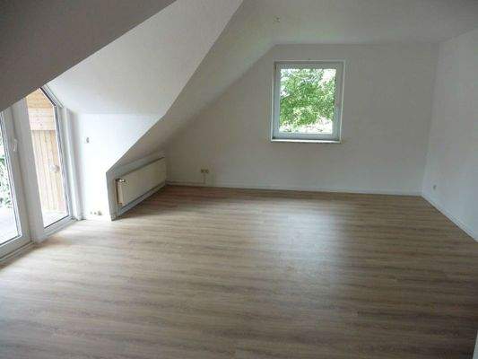 Wohn- und Esszimmer (2).JPG