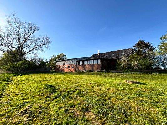 47) Hinterm Haus.jpg