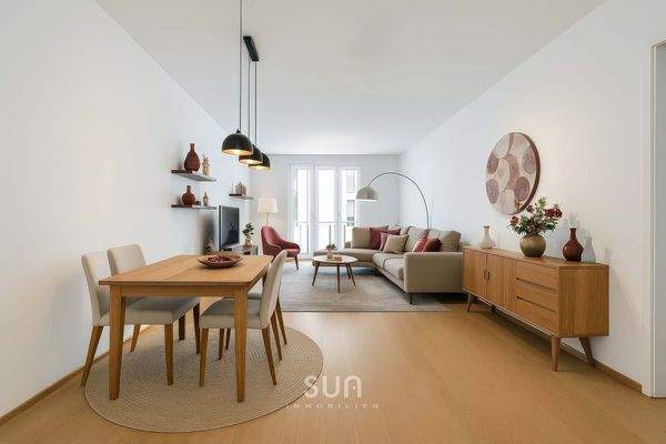 LICHTDURCHFLUTETES WOHNZIMMER (visualisiert)