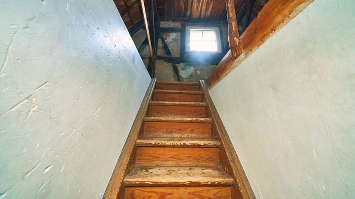 Dachboden_Treppe