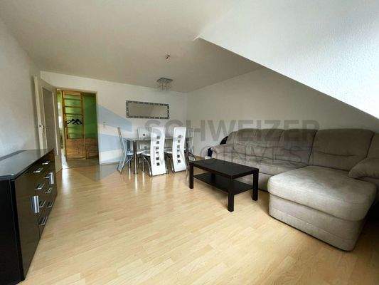 Wohnzimmer mit Essbereich