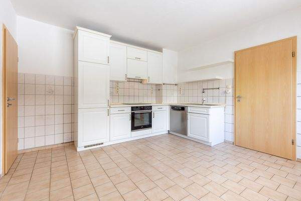 Küche mit Einbauküche