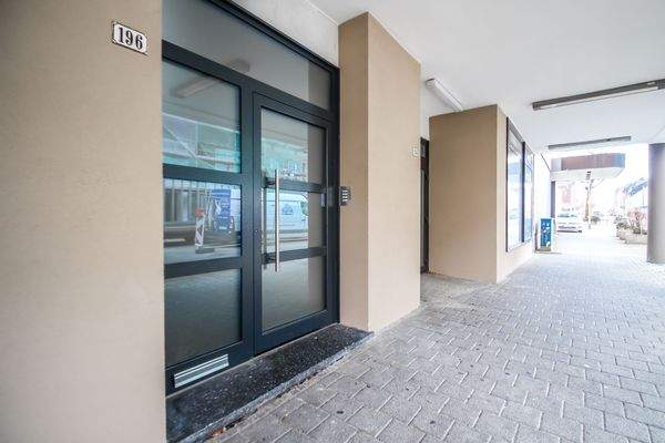 Wohn-/Geschäftshaus