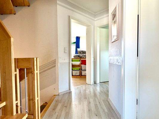 Flur 1. OG