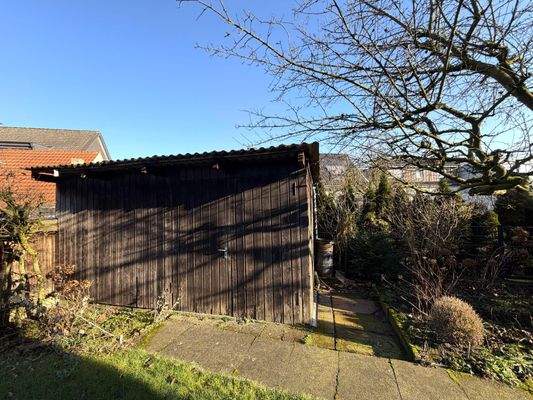 Fahrrad- u. Geräteschuppen