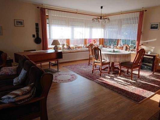 Wohn- und Esszimmer, Bild 1