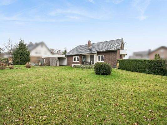 Garten und Rückansicht