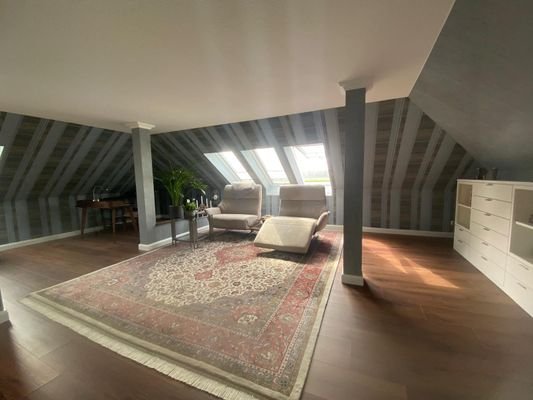 großes Zimmer - DG