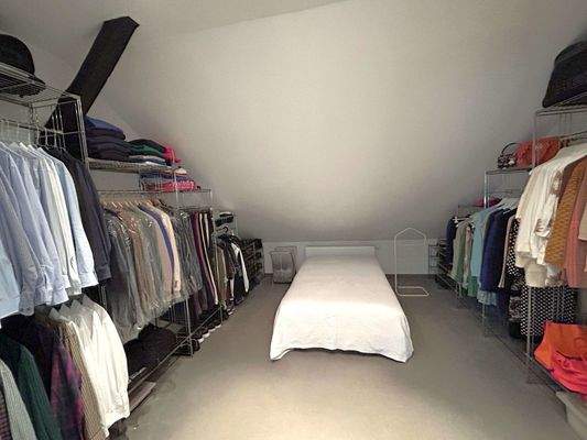 Ankleidezimmer oder Ausbau