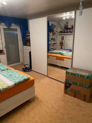 Schlafzimmer Bild 3 Souterrain.jpeg