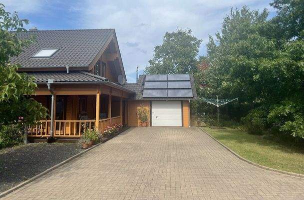 Garage mit Solarthermieanlage