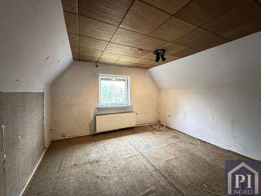 Zimmer mit Blick in den Vorgarten