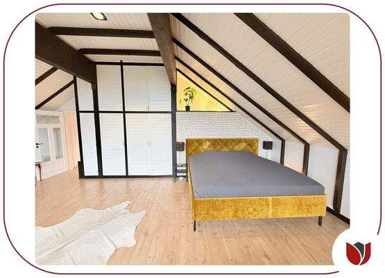 Highlight des Hauses: Giebelzimmer im OG mit Blick