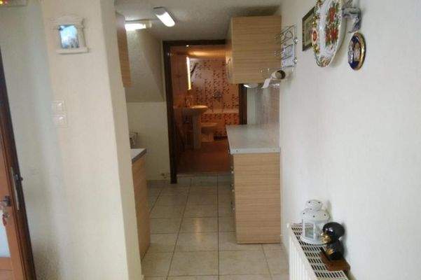 Kreta, Ammoudara: Haus mit 3 Wohnungen in Meeresnähe zu verkaufen