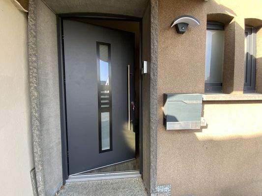 Neue Haustür, neue Fenster