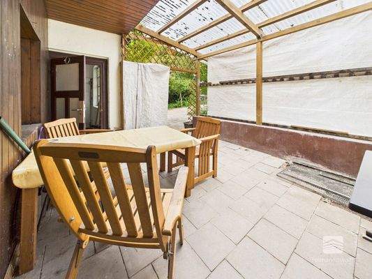 überdachte Terrasse