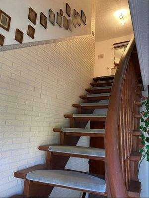 Treppe zum Obergeschoß