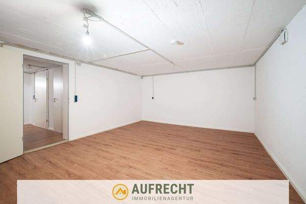 großzügiger Hobbyraum KG