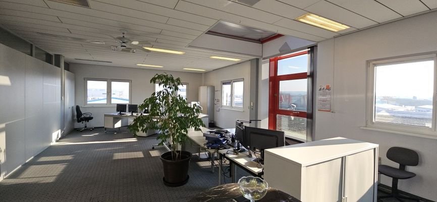 Helle Bürofläche im 2. OG