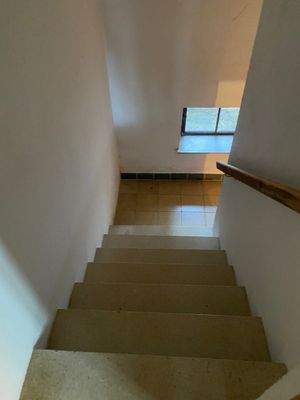 Treppenabgang in den Keller