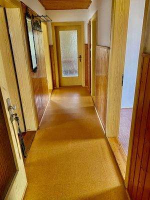 der Flur im EG