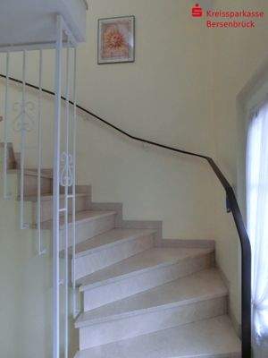 Treppe zur Dachgeschosswohnung