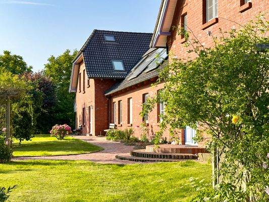 Gebäudeansicht Süd-West Gartenseite