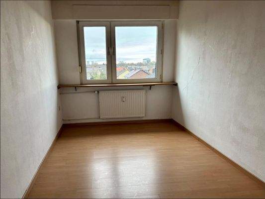 Helles Kinderzimmer oder Büro