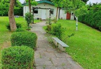 Haus mit Gartenfläche