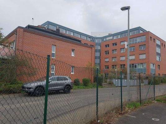 Seitansicht vom Parkplatz