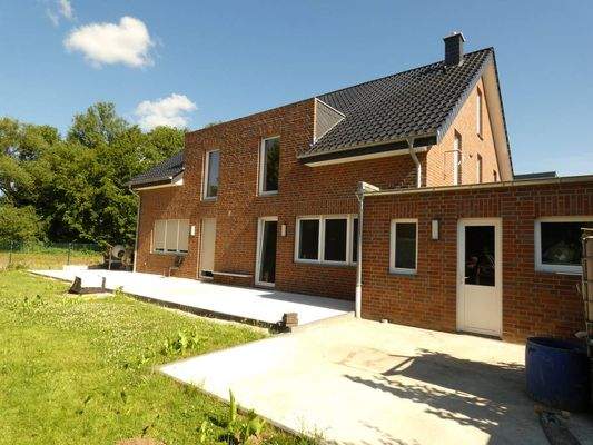 Terrassen und Garage