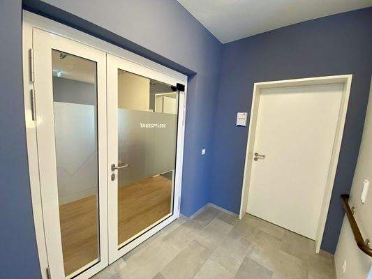 13) Eingangsbereich zur Tagespflege