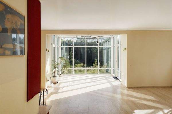 Wohnzimmer mit Wintergarten