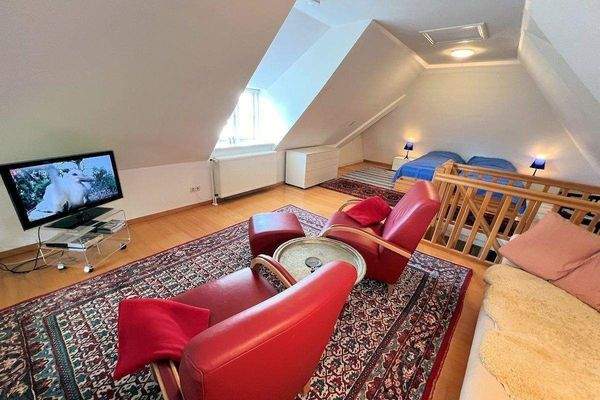 Großzügiger Raum im Dachgeschoss (W1)