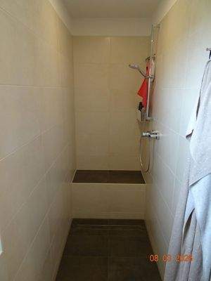 BAD-EG, Dusche mit Sitz