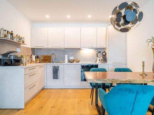 Hochwertige, moderne Küche