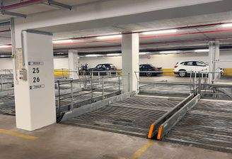 1784_Berlin, Am Brandenburger Tor_Parkplatz_Duplex