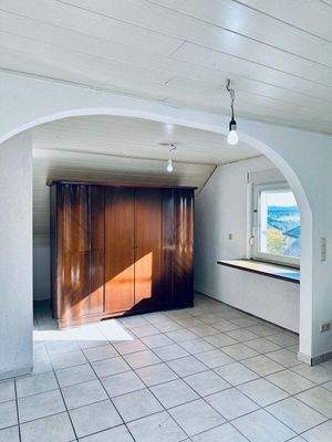 mit ehemaligem Küchenbereich